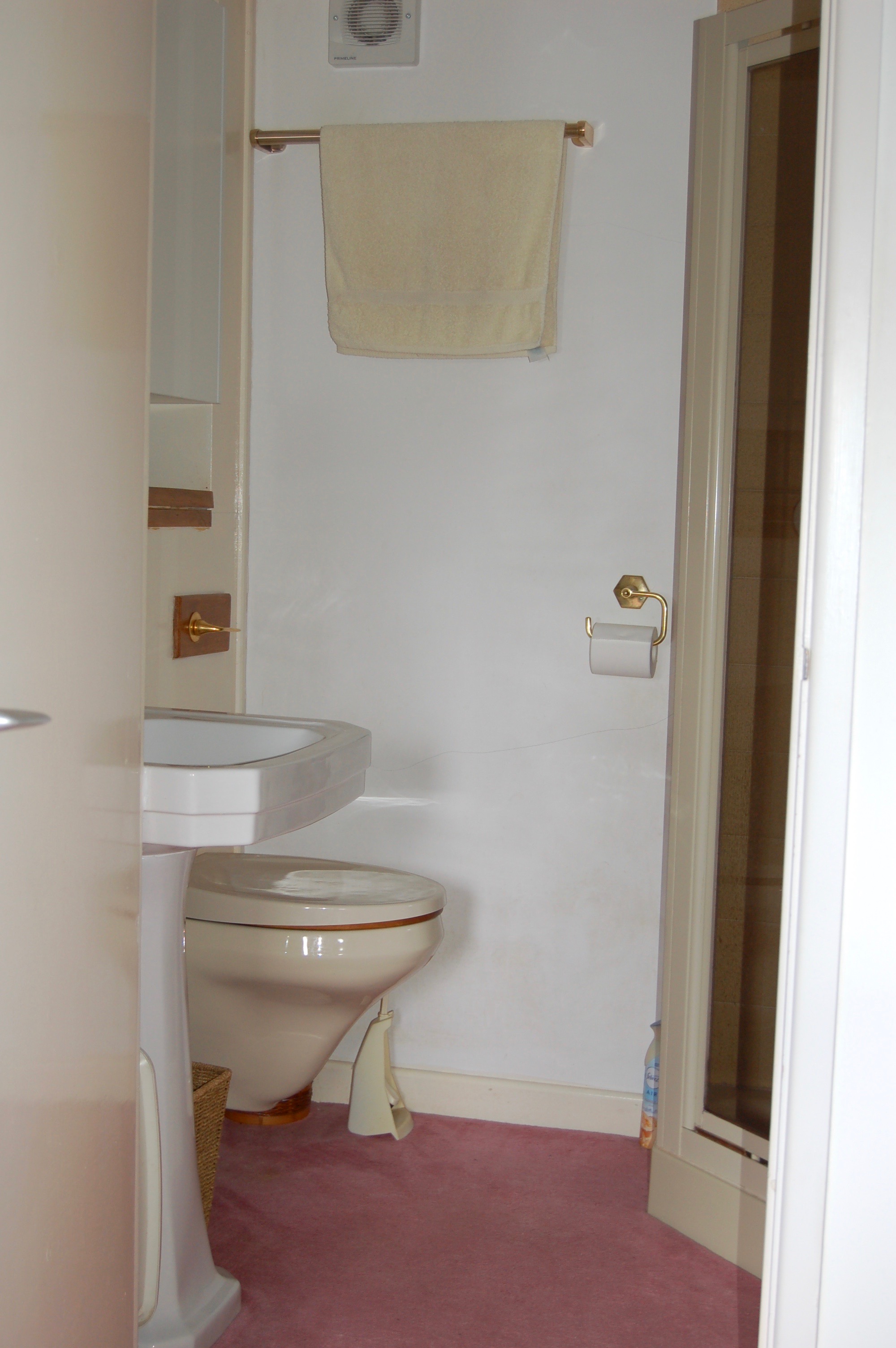 Spacious Self-Contained Room to Let with En-Suite RoomsLocal image