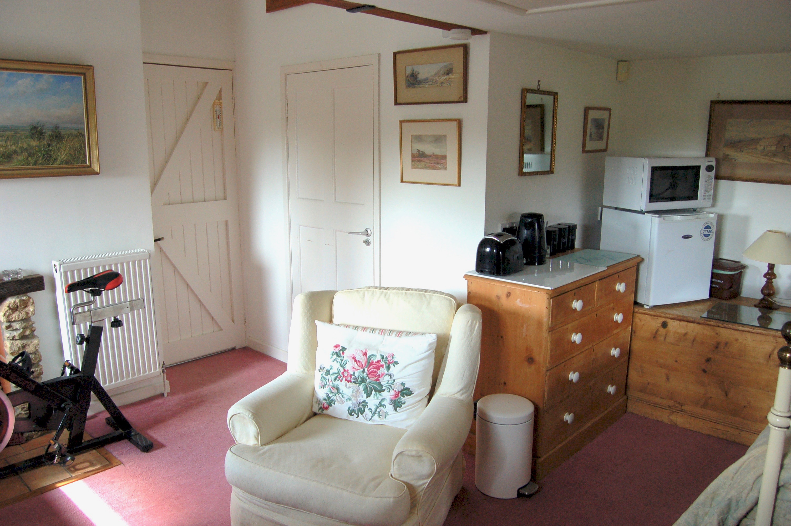 Spacious Self-Contained Room to Let with En-Suite RoomsLocal image