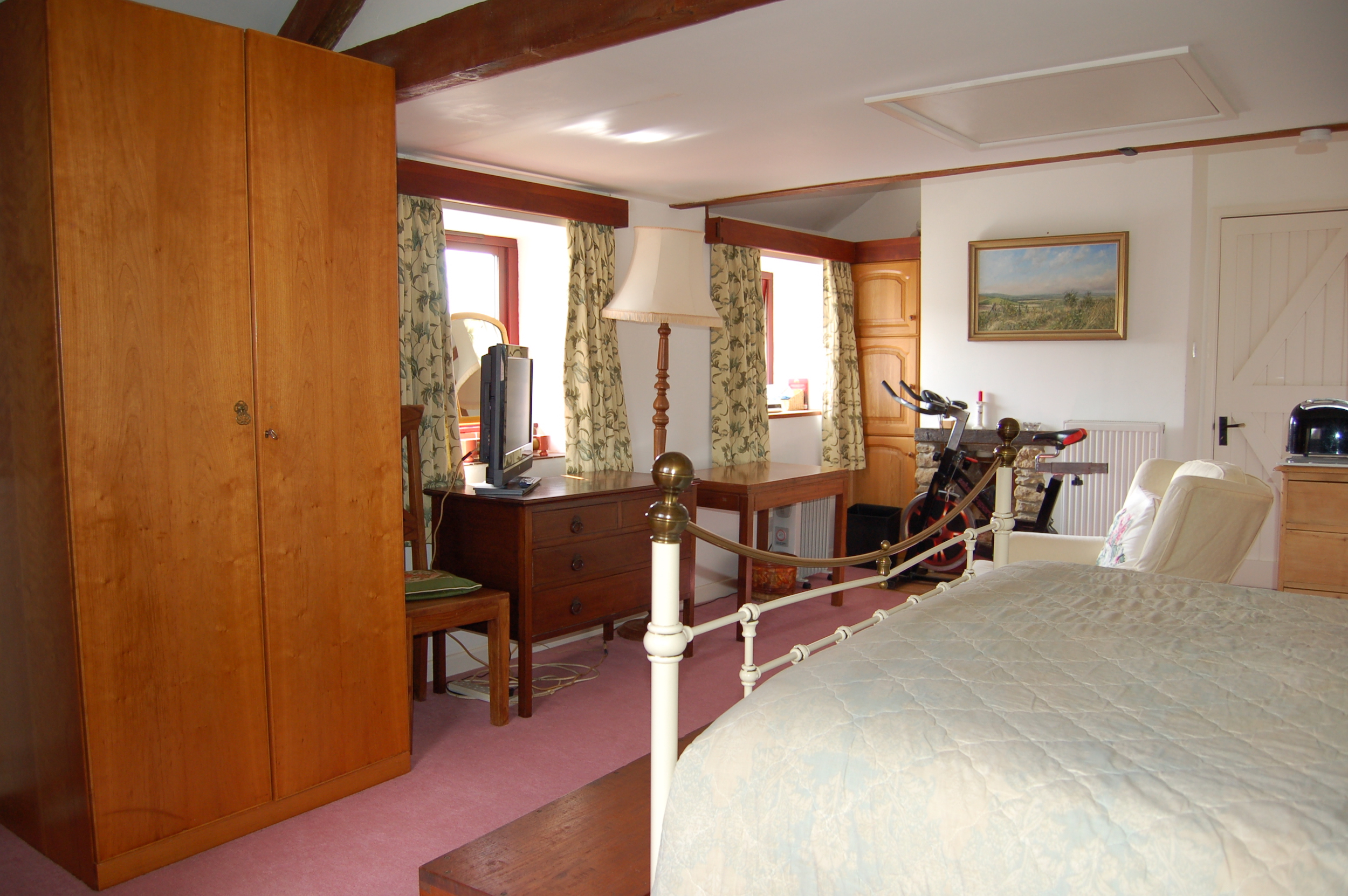 Spacious Self-Contained Room to Let with En-Suite RoomsLocal image