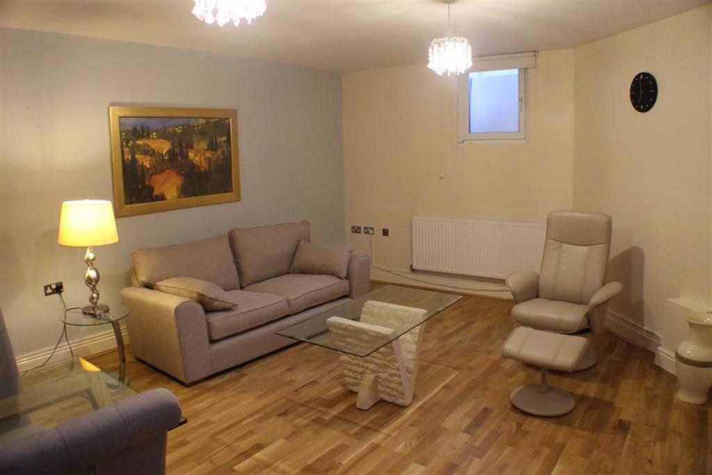 furnished 1 bedroom flat to rent, aLL bills included, Bristol RoomsLocal image