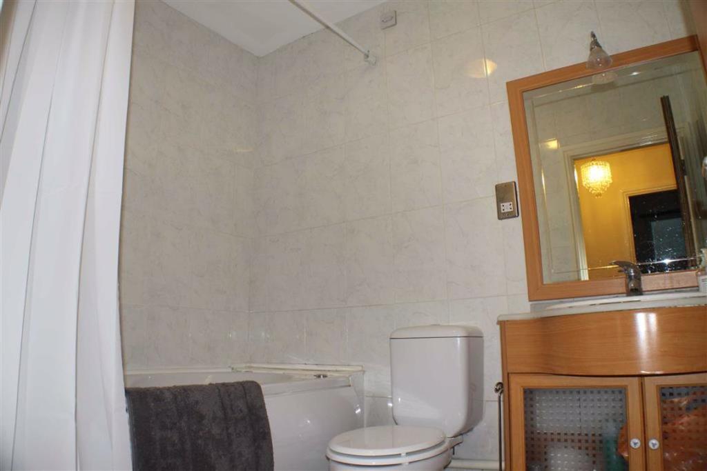 furnished 1 bedroom flat to rent, aLL bills included, Bristol RoomsLocal image