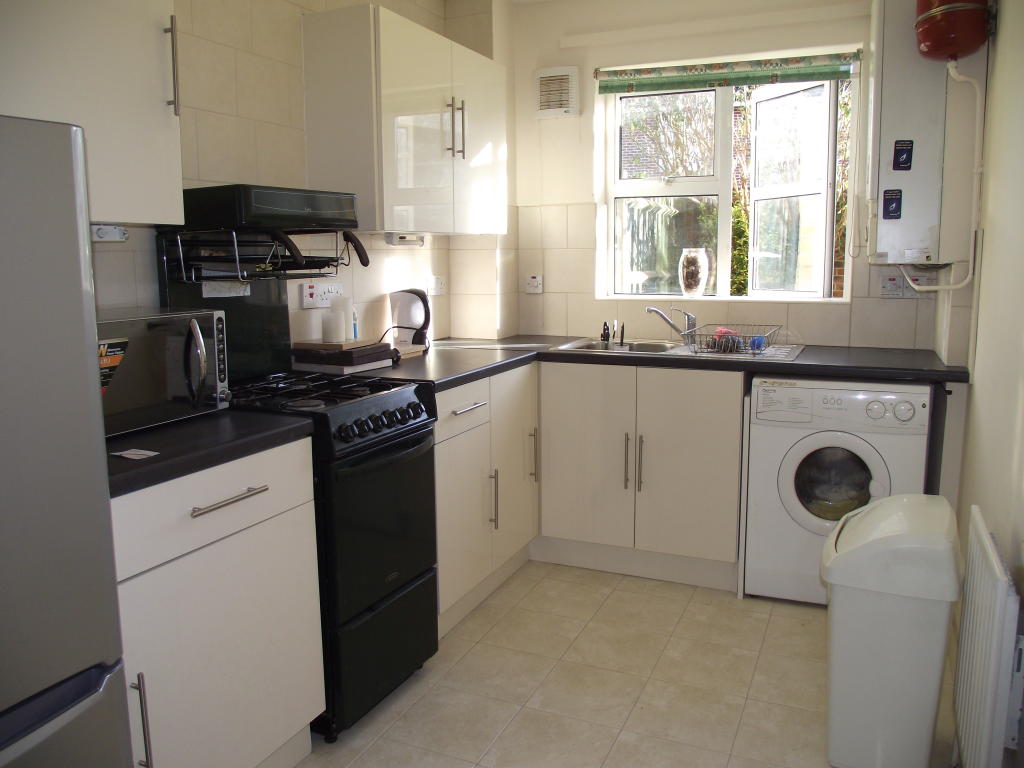 Glorious 1 bedroom flat to rent image
