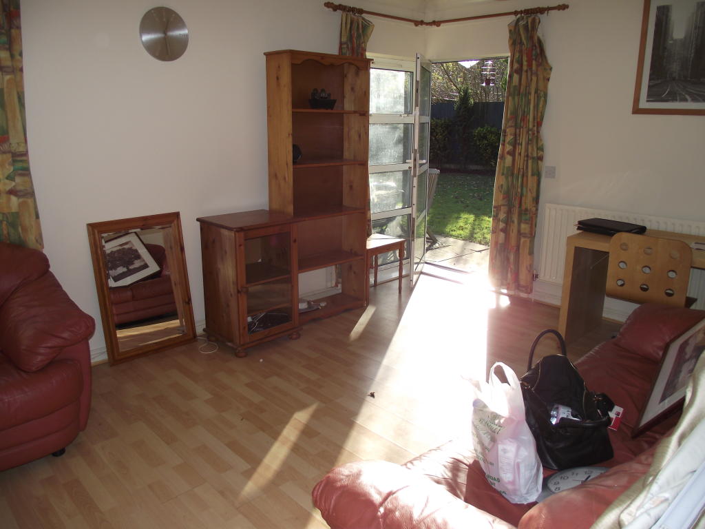 Glorious 1 bedroom flat to rent RoomsLocal image