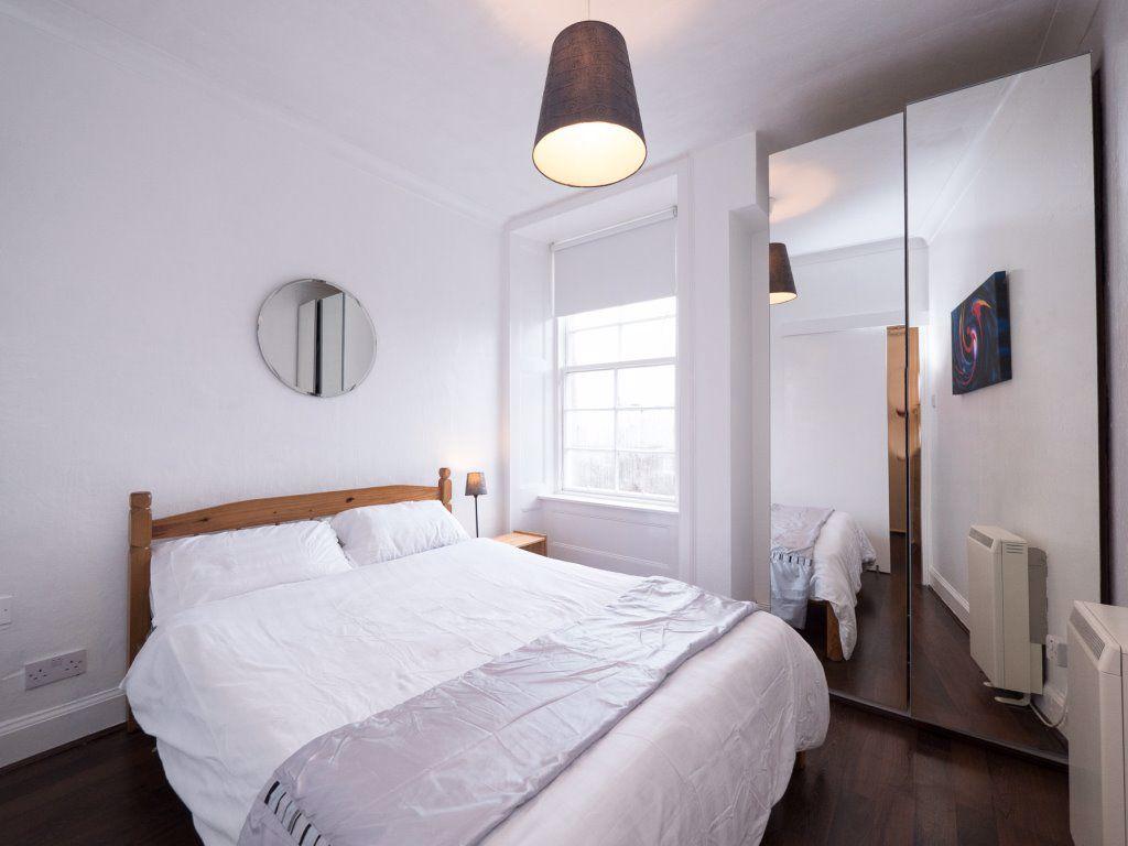 Cosy 1 bedroom flat to rent RoomsLocal image