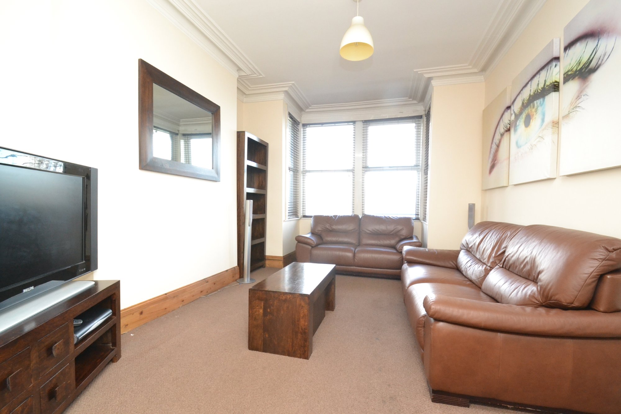 Modern 1 bedroom flat to rent image