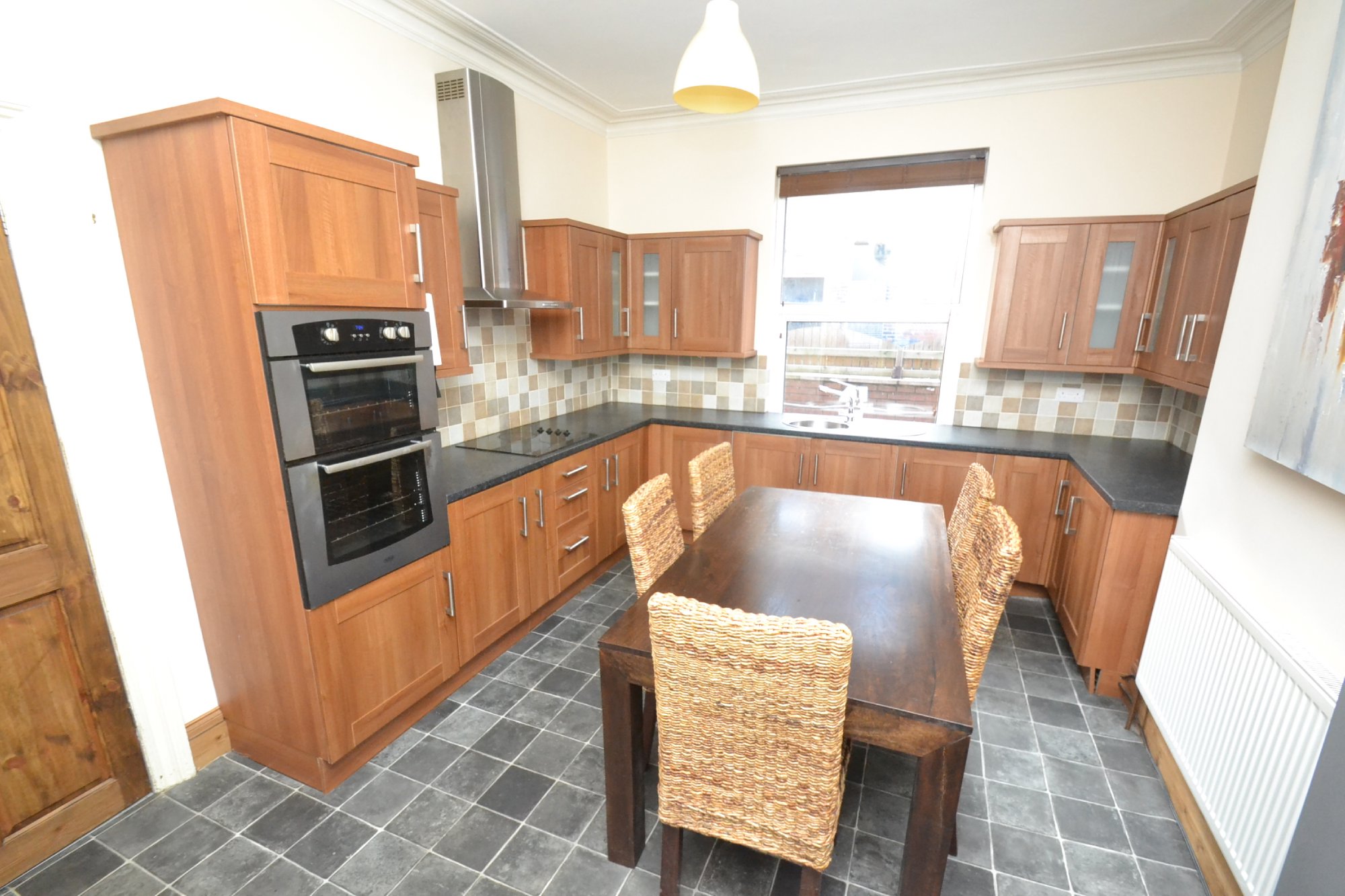 Modern 1 bedroom flat to rent RoomsLocal image