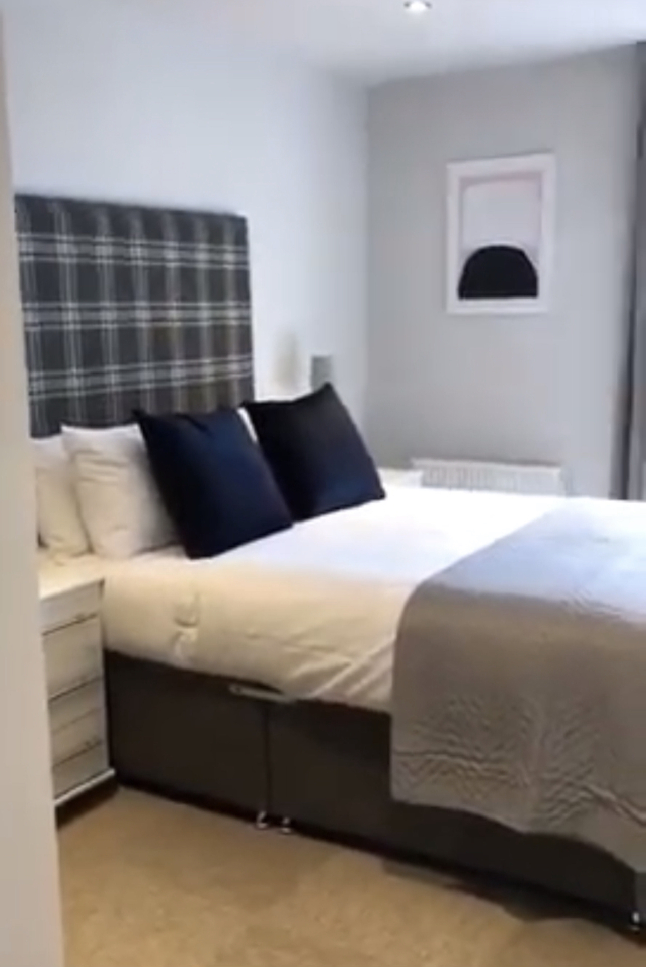 1 bedroom apartment in London image