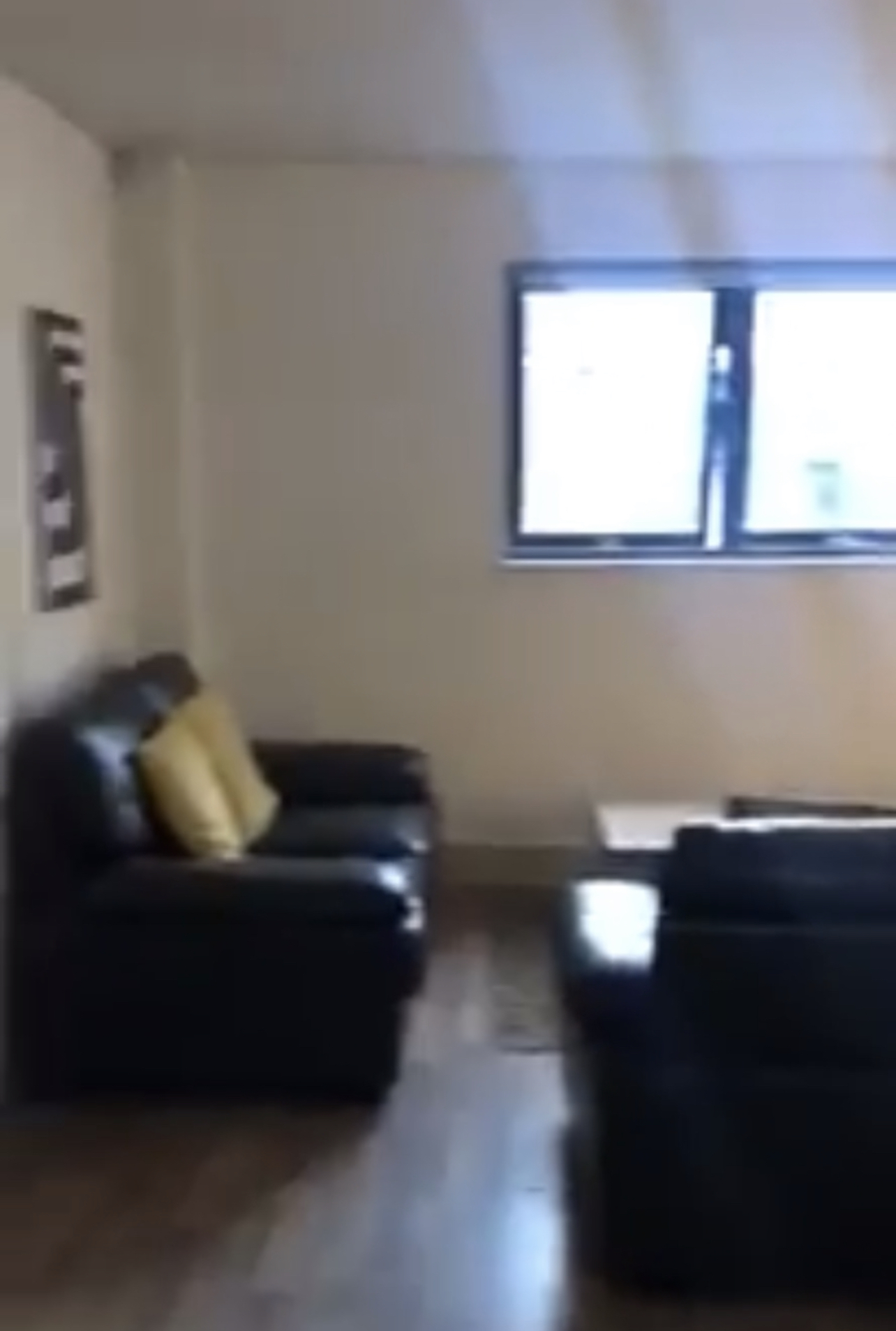 One bedroom flat RoomsLocal image