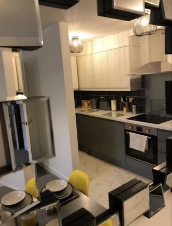 Exclusive single bedroom, Bristol RoomsLocal image