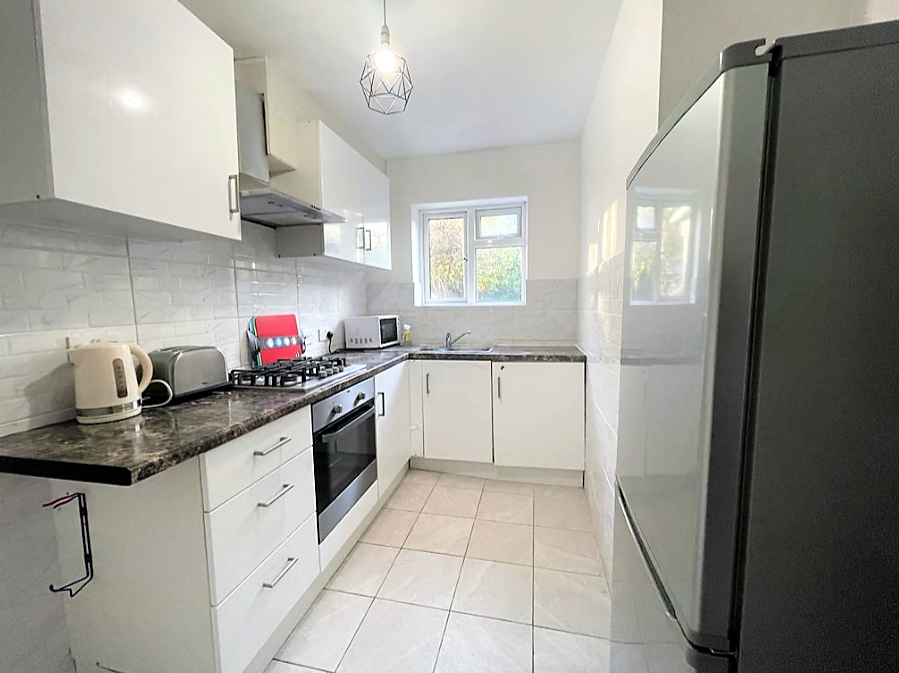 NEWLY RENOVATED ROOMS TO RENT SOUTHAMPTON RoomsLocal image