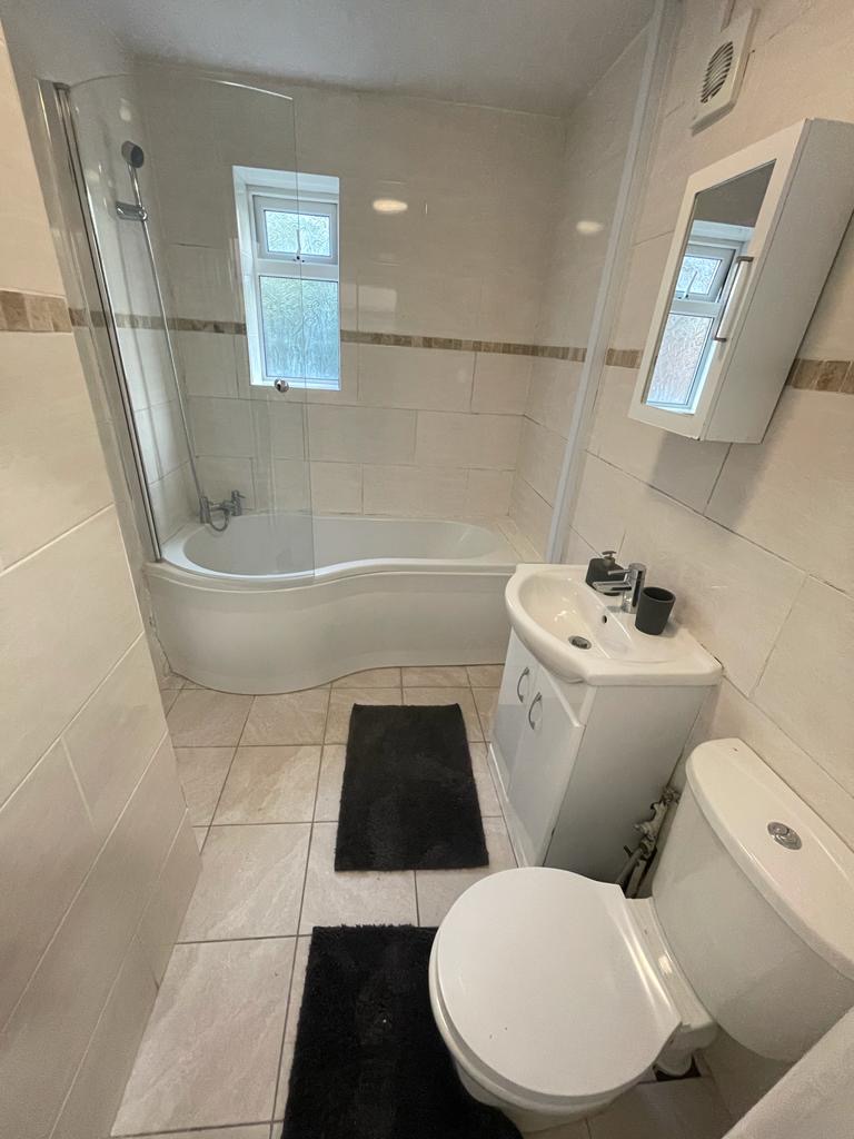 NEWLY RENOVATED ROOMS TO RENT SOUTHAMPTON RoomsLocal image