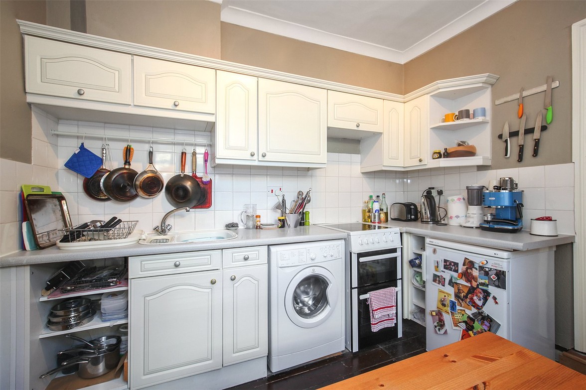 One bedroom apartment for rent in London E2 RoomsLocal image