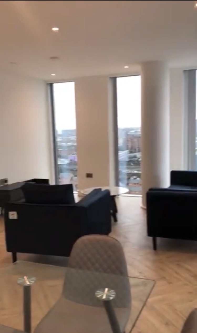 Three bedroom apartment to rent image