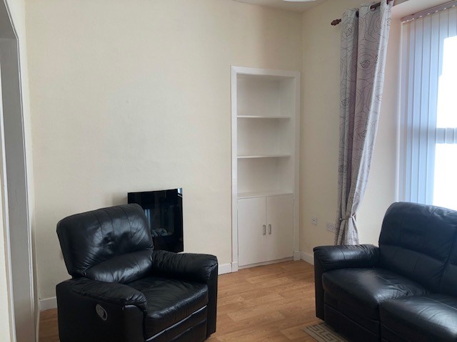 fabulously furnished 1 bedroom flat to rent RoomsLocal image