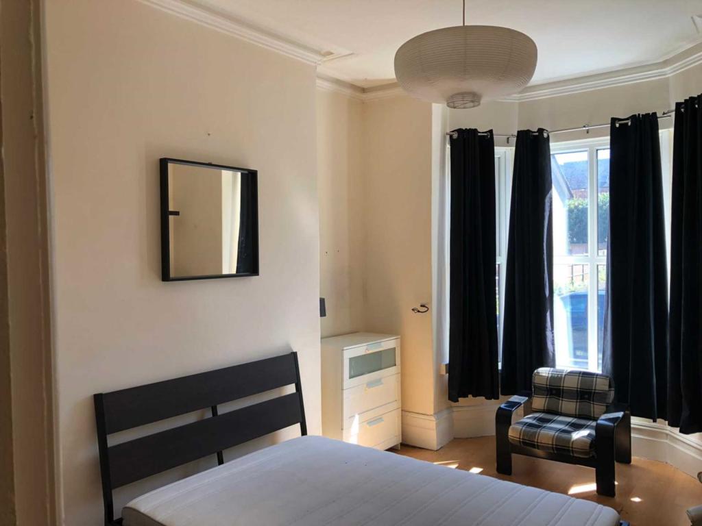 Refurbished 1 double bedroom flat to rent, Bristol RoomsLocal image