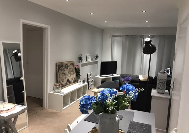 Beautiful 2 Bed Flat With Garden view And Balcony  RoomsLocal image