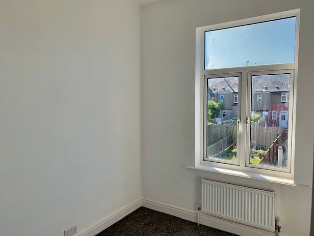 2 bed room apartment RoomsLocal image