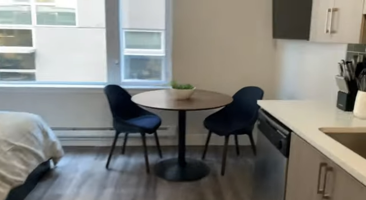 One bedroom apartment in London RoomsLocal image