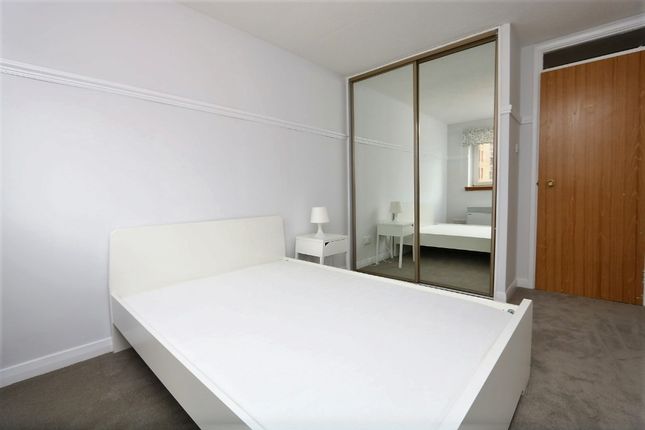 WELL PRESENTED ONE BEDROOM FLAT IN GLASGOW RoomsLocal image