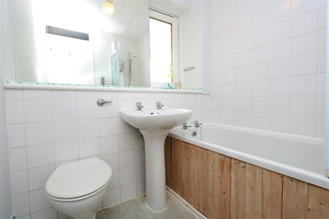 WELL PRESENTED ONE BEDROOM FLAT IN GLASGOW RoomsLocal image