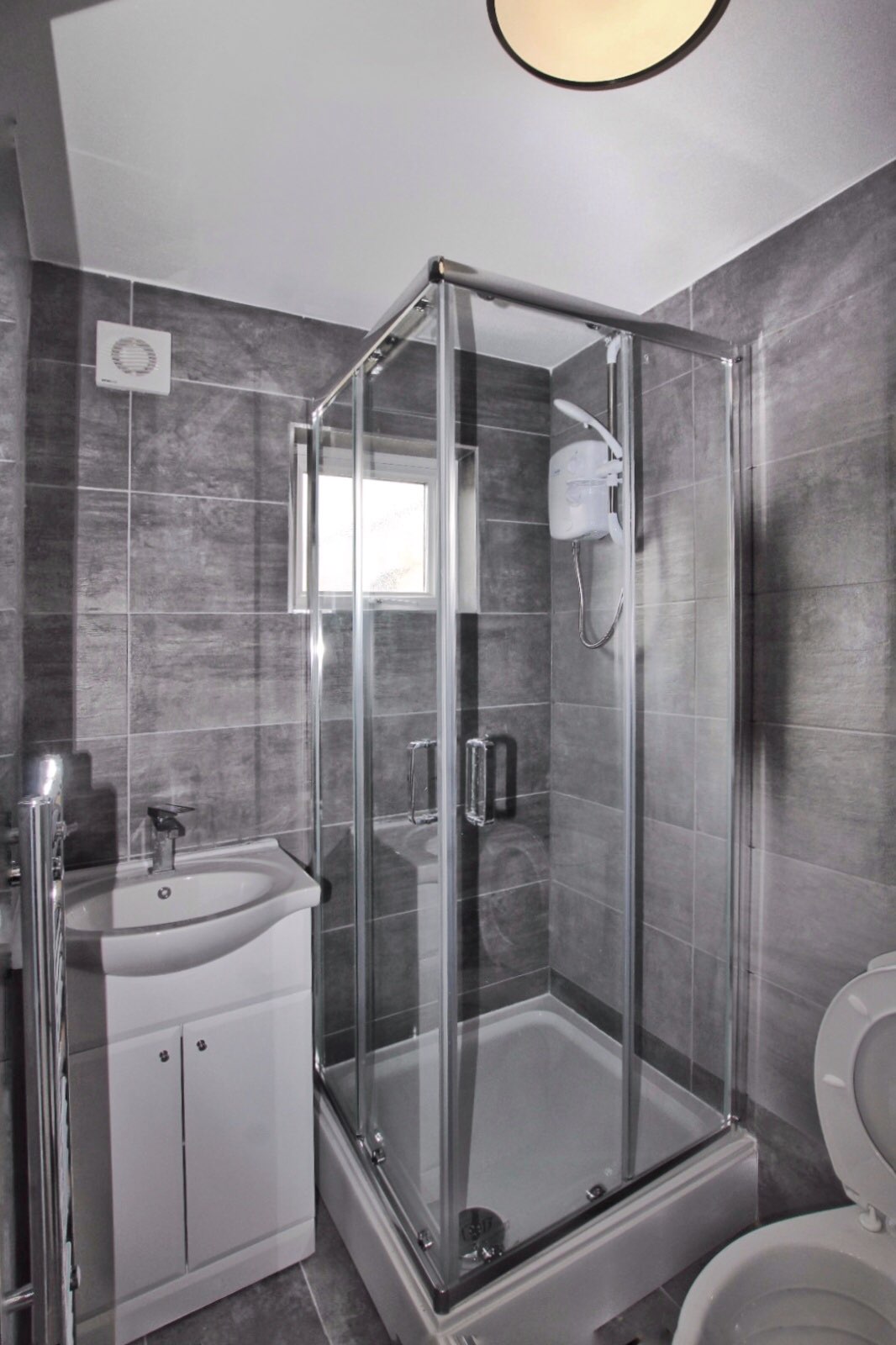 Executive Double/single Room-lets Available Now!! (Including Garden) RoomsLocal image