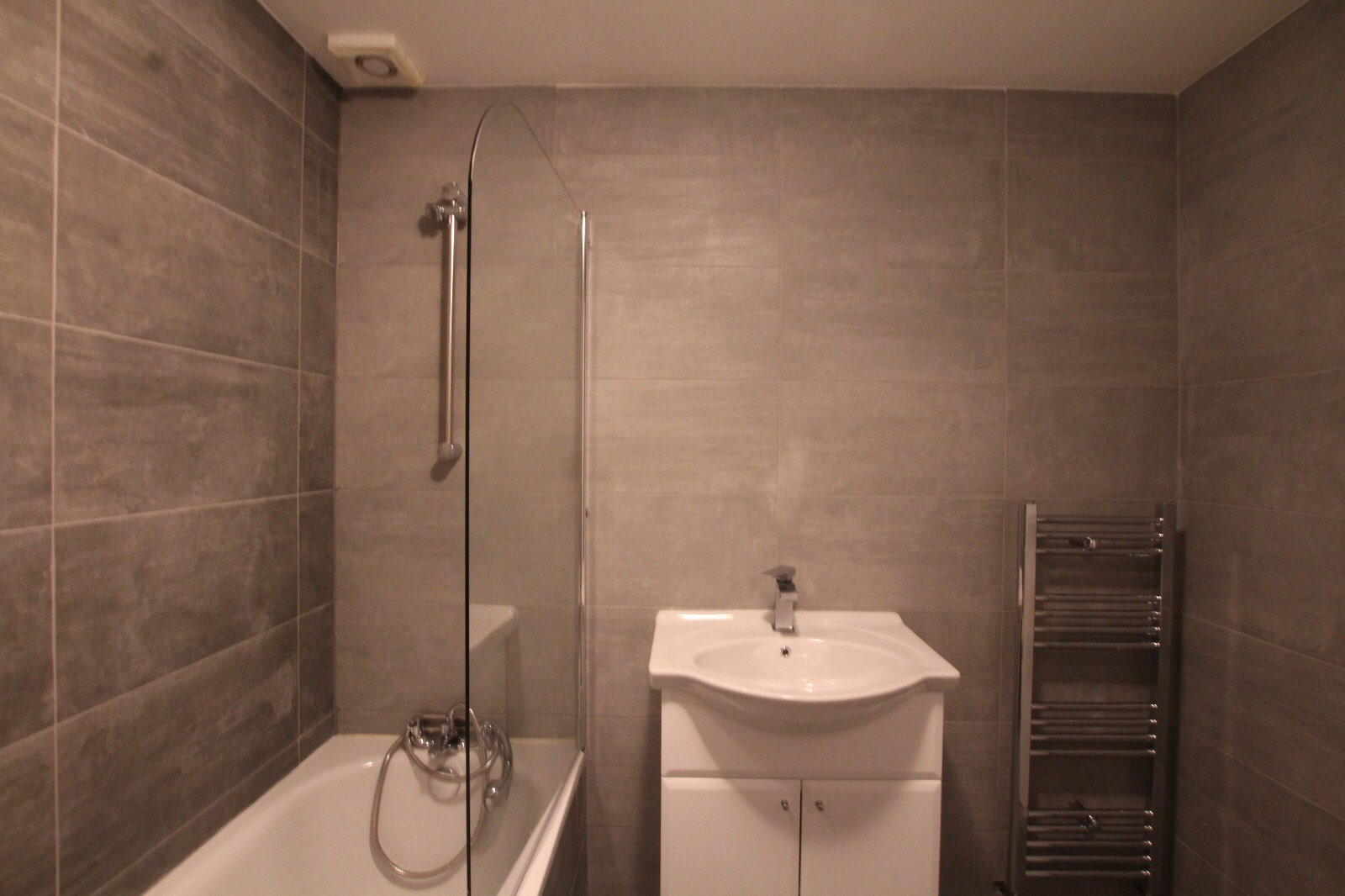 Executive Double/single Room-lets Available Now!! (Including Garden) RoomsLocal image