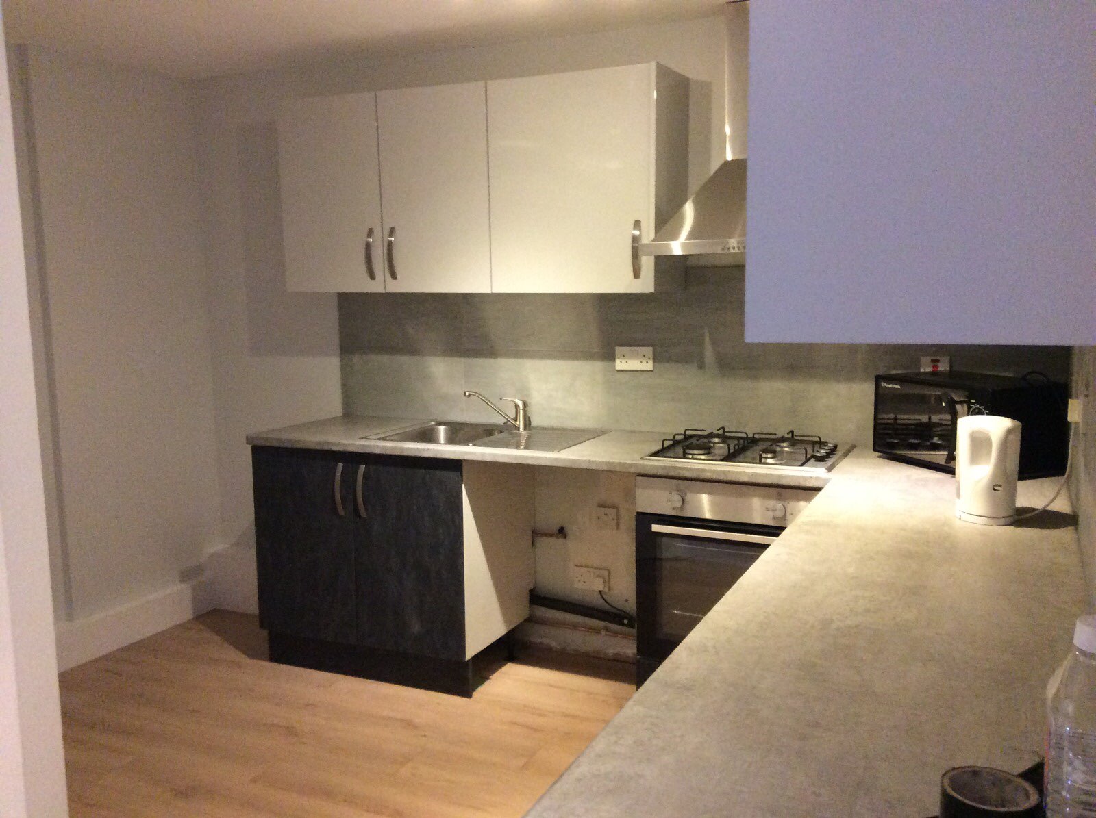 Executive Double/single Room-lets Available Now!! (Including Garden) RoomsLocal image