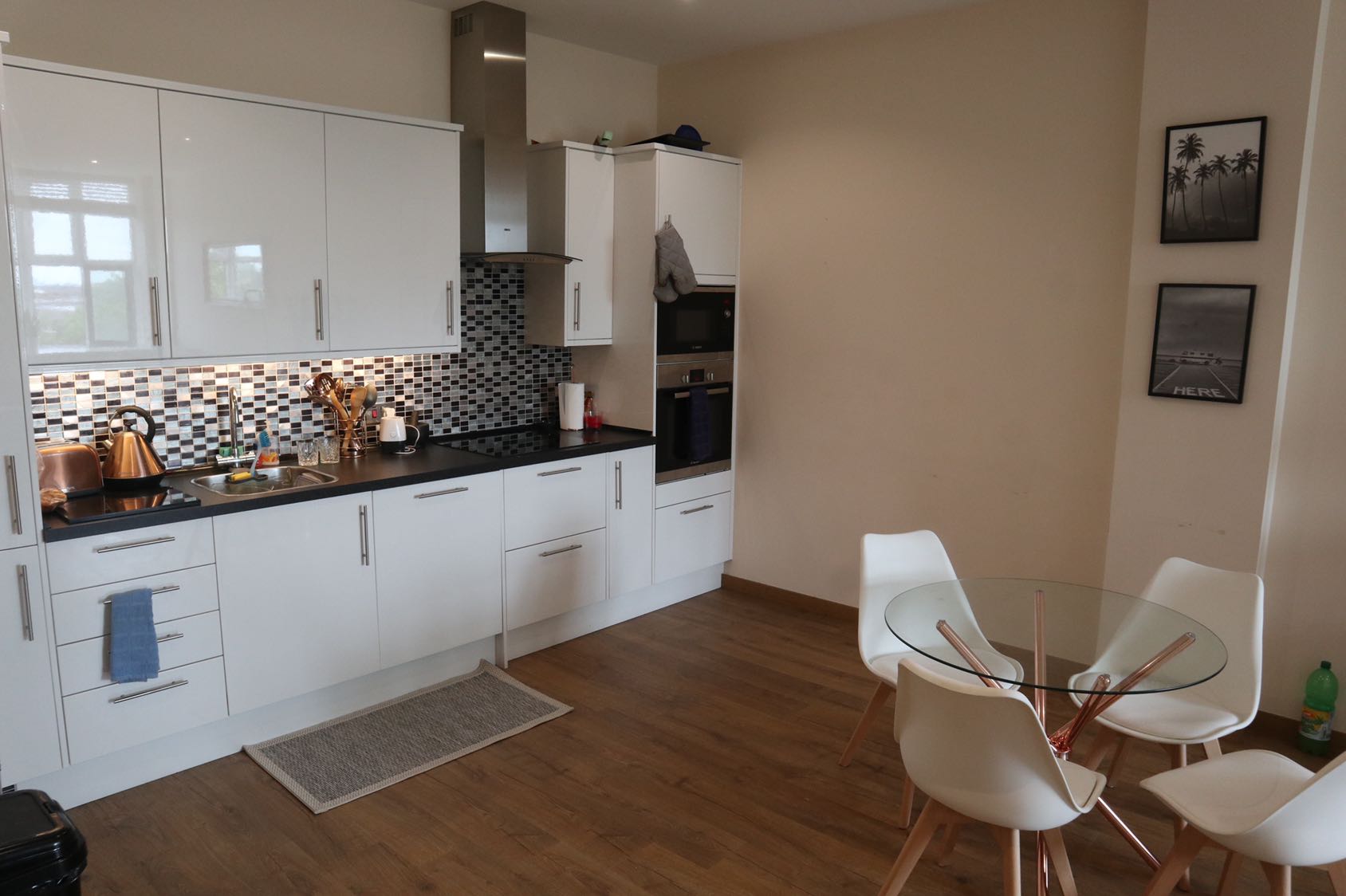 Beautiful Large Double Room, London RoomsLocal image