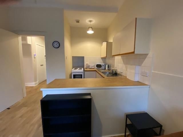 awesome one bedroom flat RoomsLocal image