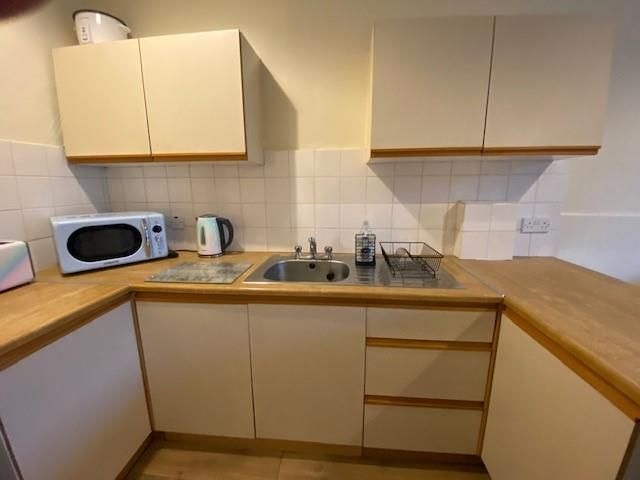 awesome one bedroom flat RoomsLocal image