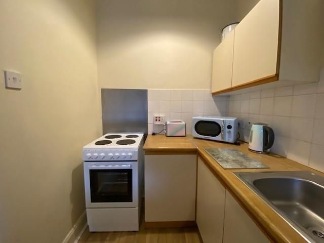 awesome one bedroom flat RoomsLocal image