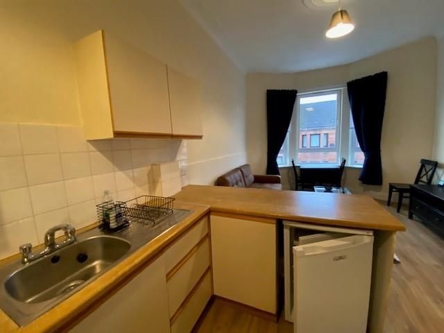 awesome one bedroom flat RoomsLocal image