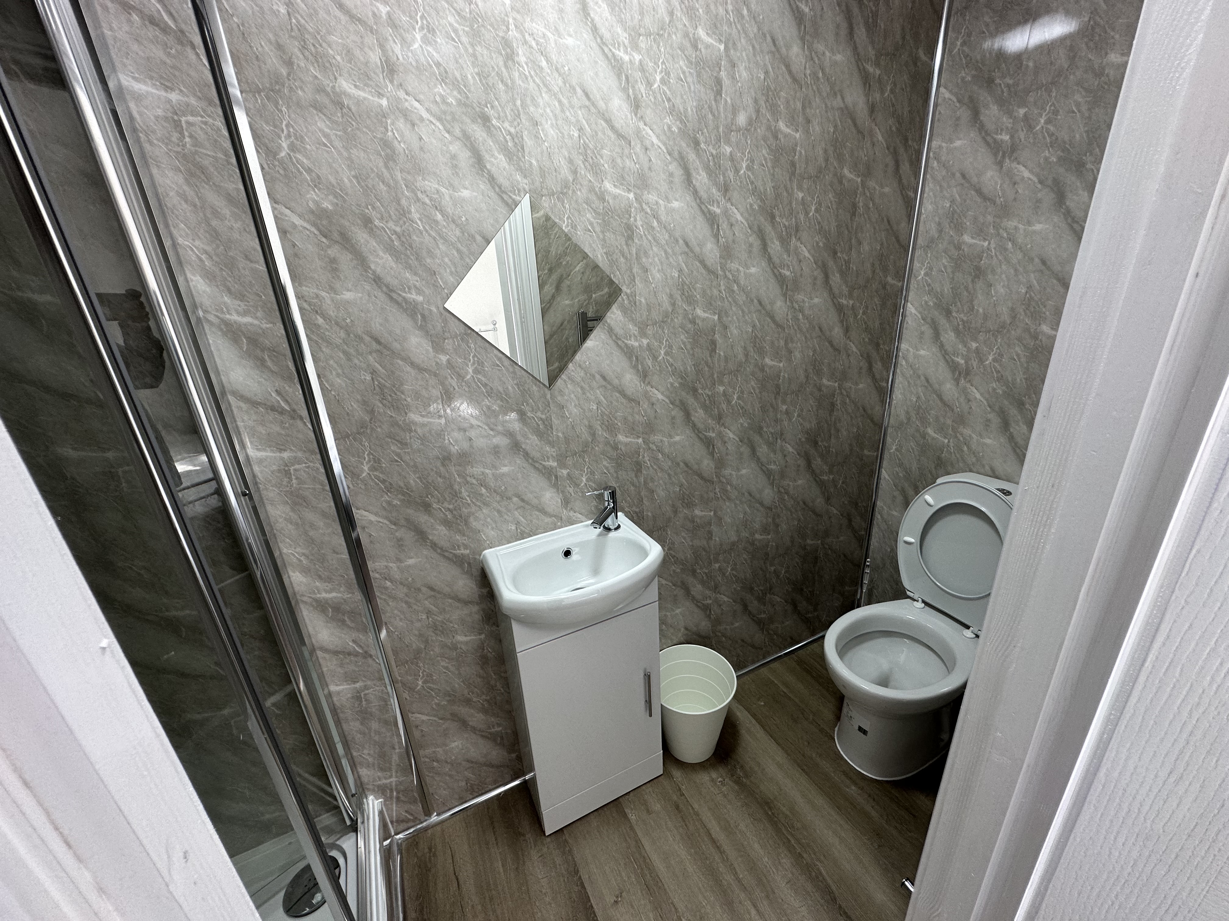  RoomsLocal image