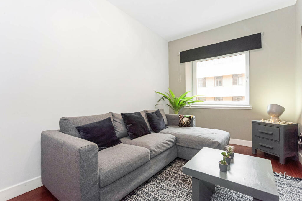 ONE BEDROOM FLAT IN ABERDEEN RoomsLocal image