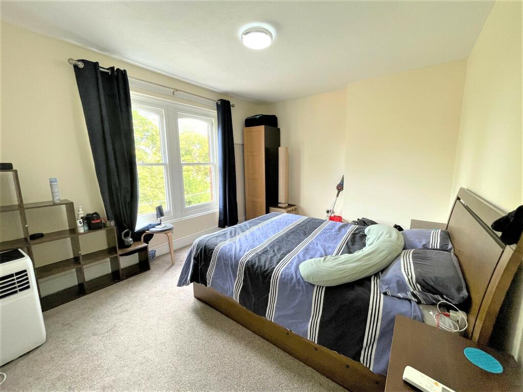 WELL PRESENTED BEDROOM FLAT IN BEDFORD RoomsLocal image