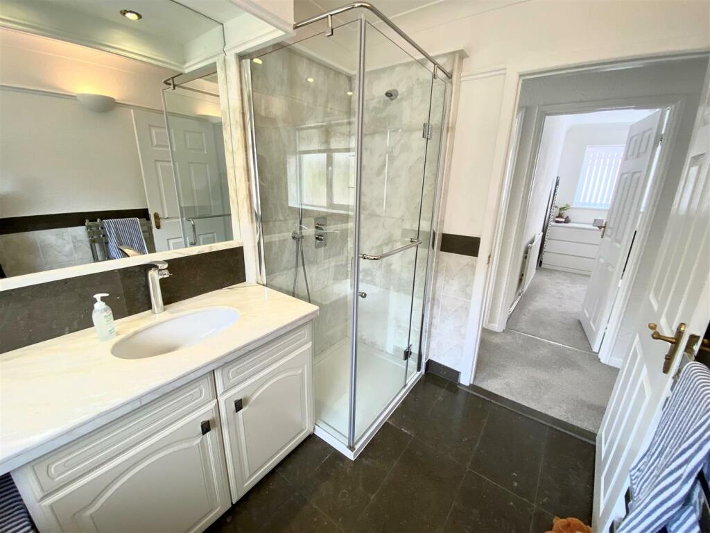 ONE BEDROOM FLAT IN BLAENAU GWENT RoomsLocal image