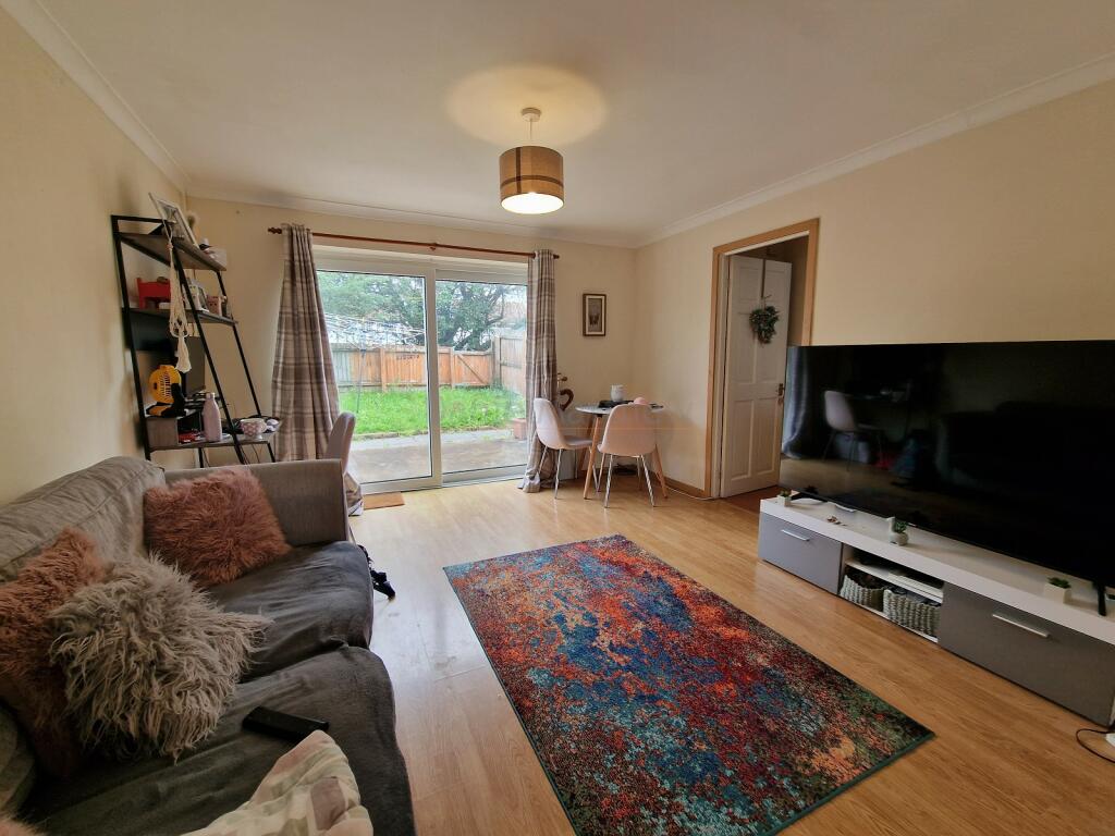 ONE BEDROOM FLAT IN BRIDGEND RoomsLocal image