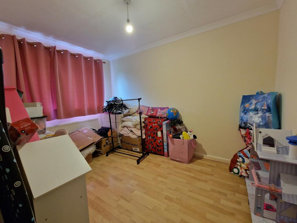 ONE BEDROOM FLAT IN BRIDGEND RoomsLocal image
