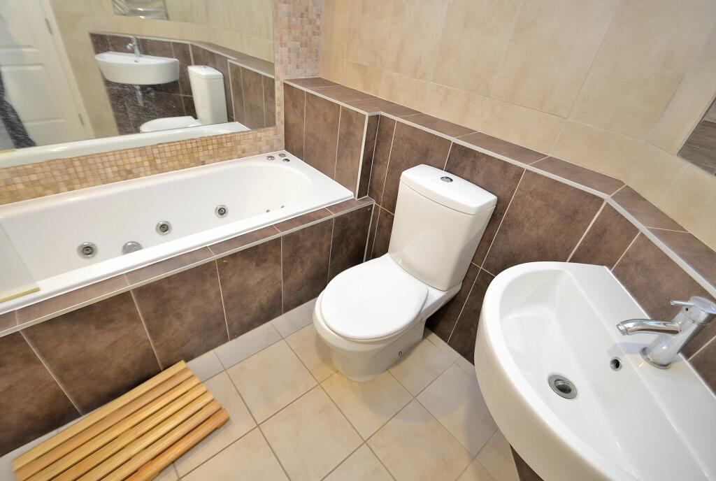 REFURBISHED ONE BEDROOM FLAT IN BRISTOL RoomsLocal image