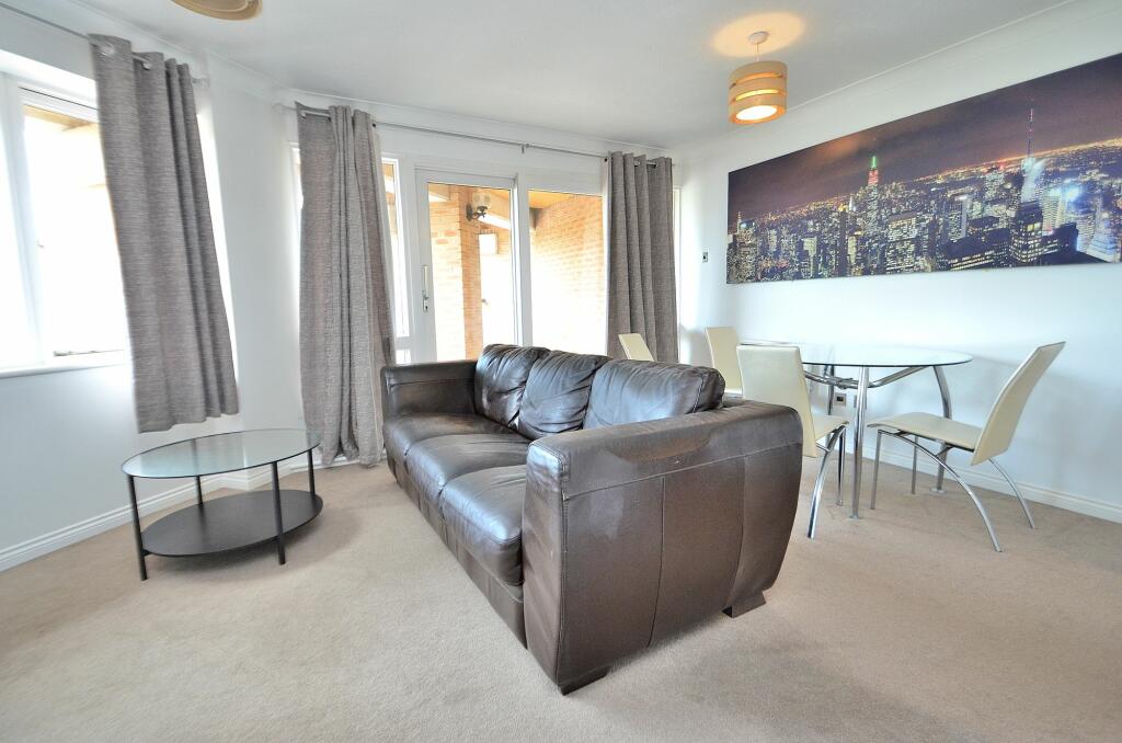 REFURBISHED ONE BEDROOM FLAT IN BRISTOL RoomsLocal image