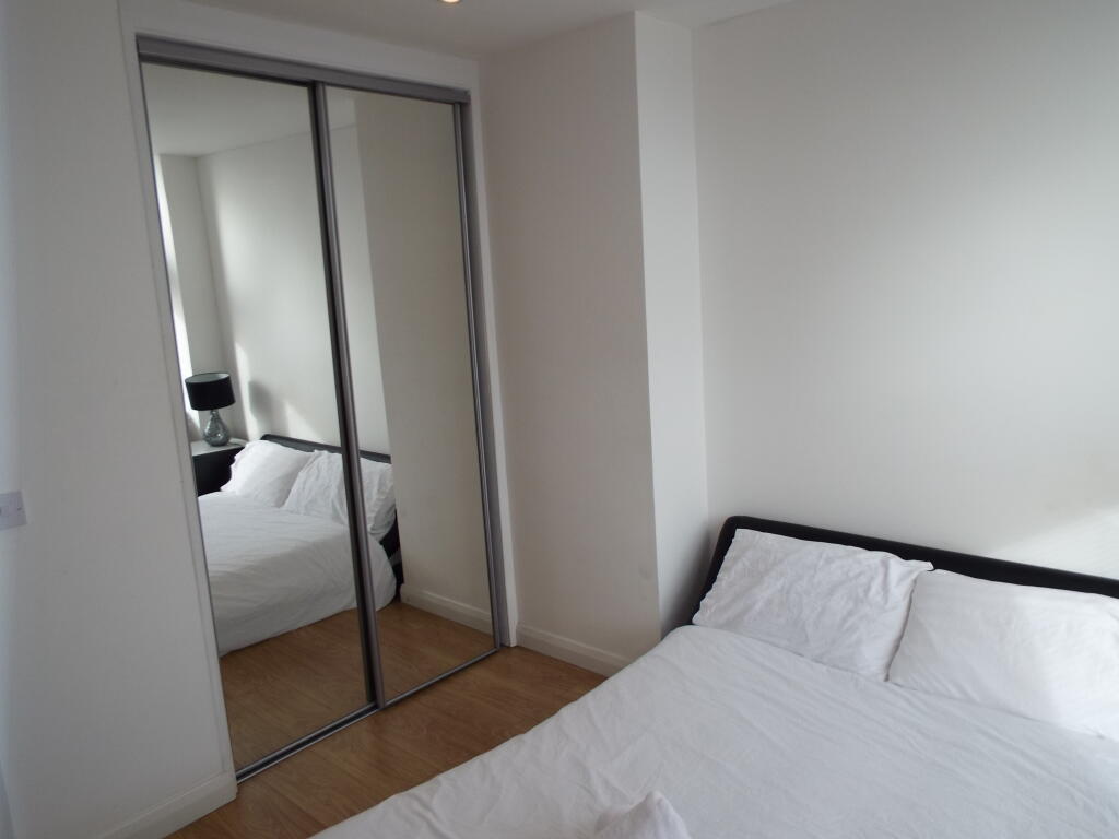 LOVELY ONE BEDROOM FLAT IN CAMBRIDGE RoomsLocal image