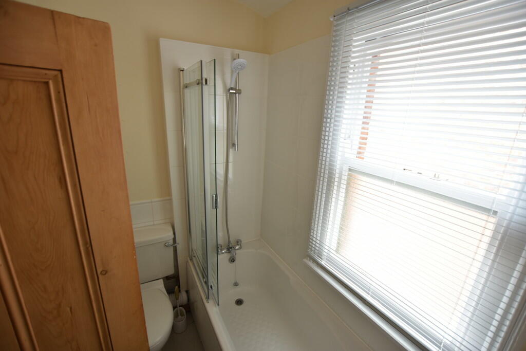 LOVELY ONE BEDROOM FLAT IN CARDIFF RoomsLocal image