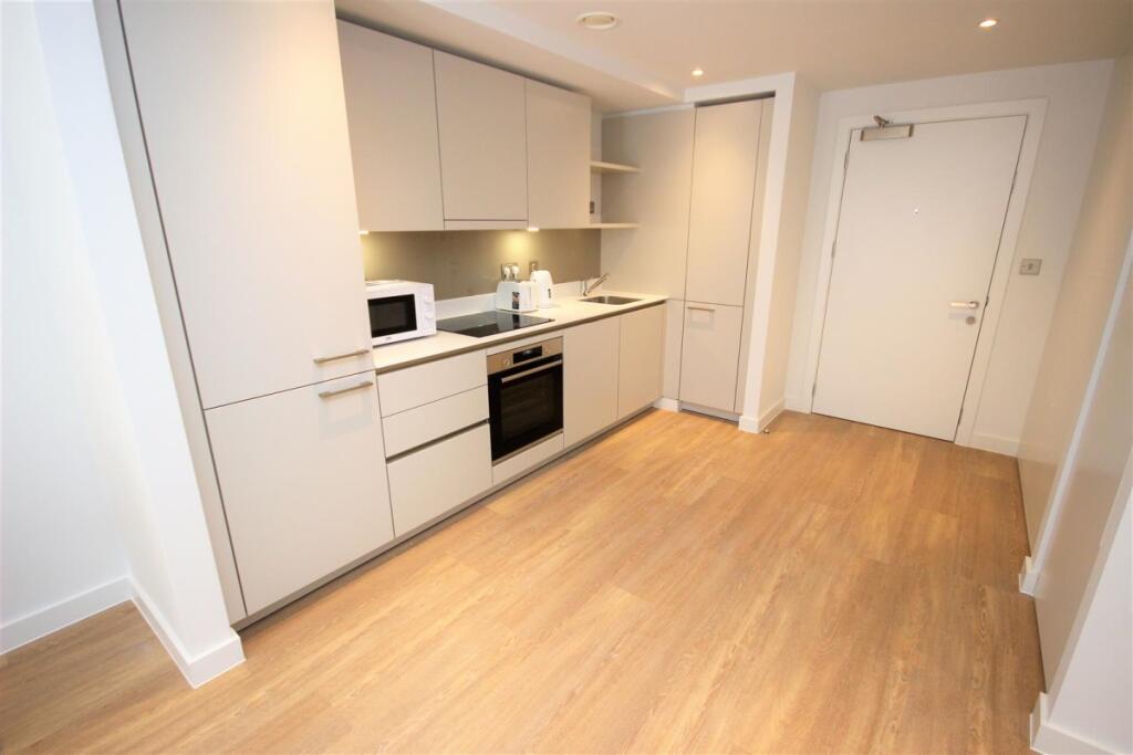 FURNISHED ONE BEDROOM FLAT IN ABERYSTWYTH RoomsLocal image