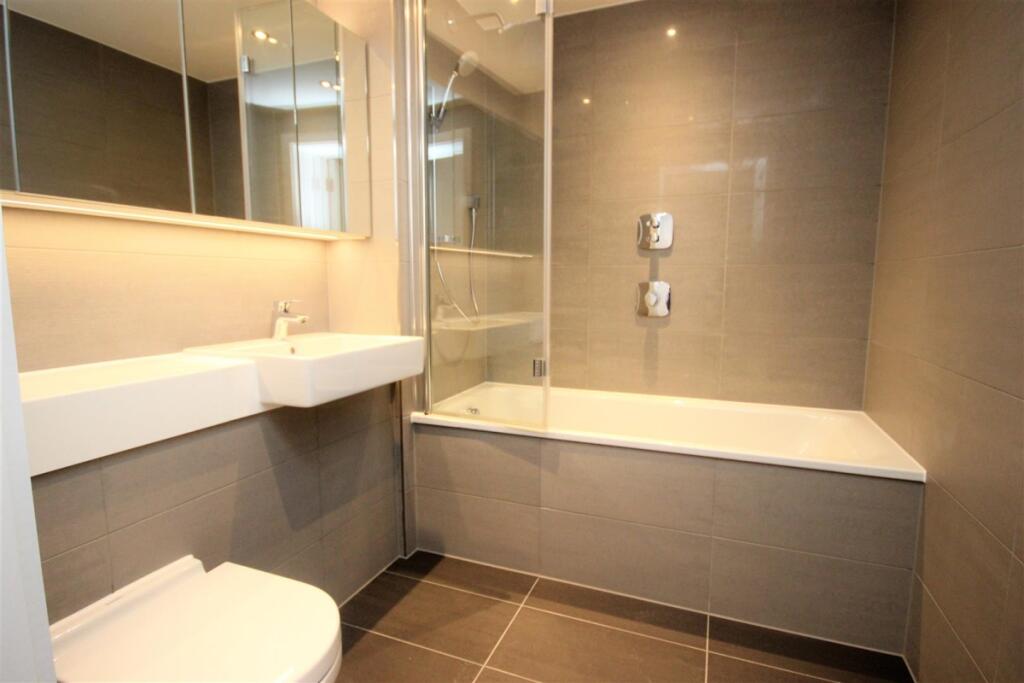 FURNISHED ONE BEDROOM FLAT IN ABERYSTWYTH RoomsLocal image