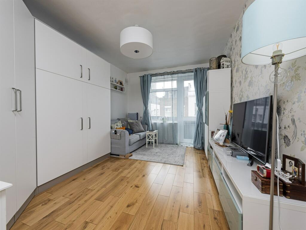 BRAND NEW ONE BEDROOM FLAT IN BIRMINGHAM image