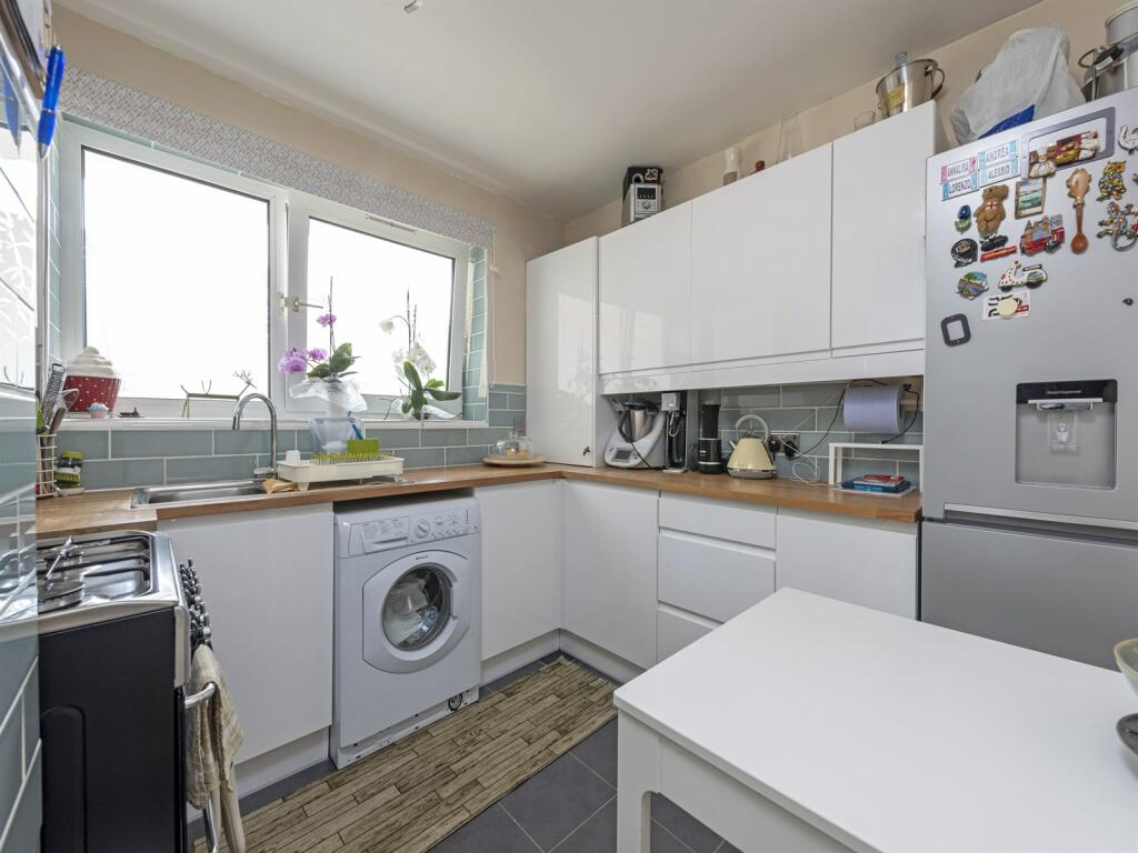 BRAND NEW ONE BEDROOM FLAT IN BIRMINGHAM RoomsLocal image
