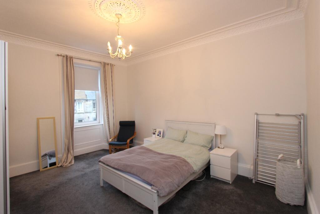 RECENT RENOVATED ONE BEDROOM FLAT IN LONDON RoomsLocal image