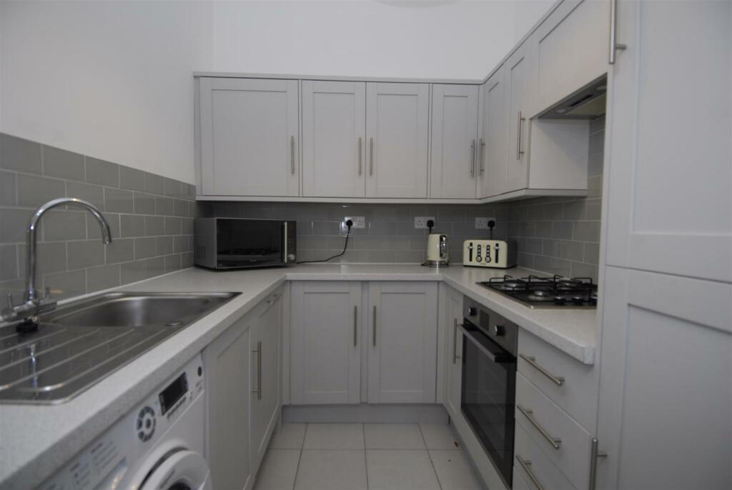 ONE BEDROOM FLAT IN PLYMOUTH RoomsLocal image