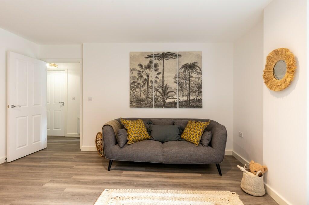 WELL PRESENTED ONE BEDROOM FLAT IN EDINBURGH RoomsLocal image