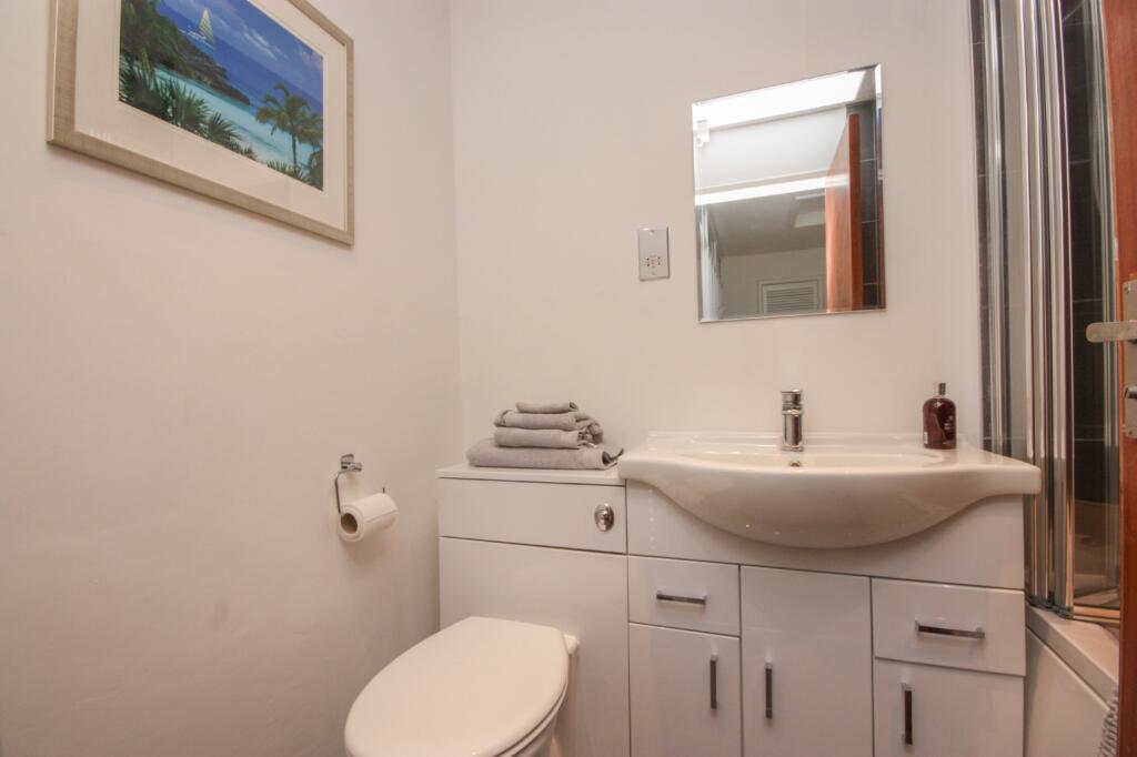FANTASTIC ONE BEDROOM FLAT IN MANCHESTER RoomsLocal image